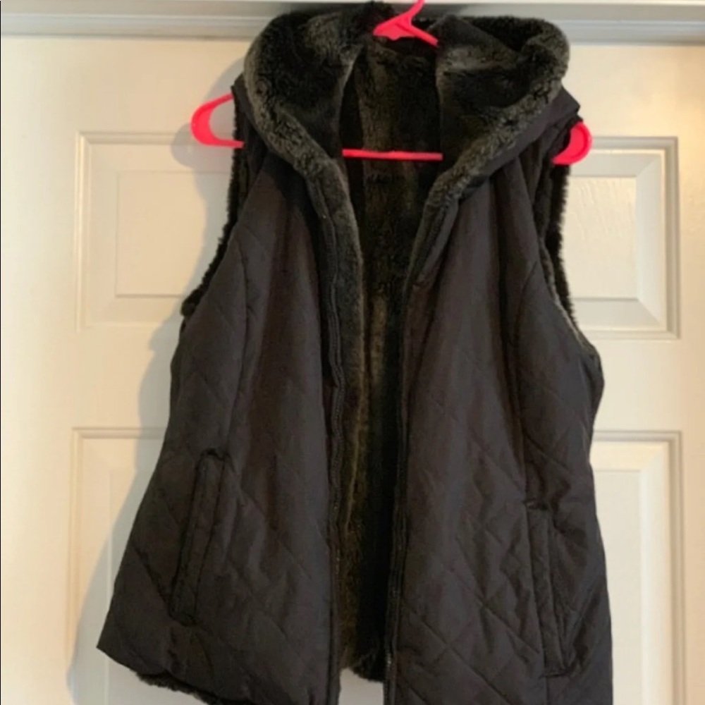 Women’s reversible vest